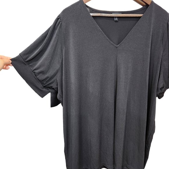 Torrid V Neck Short Sleeve Black Wrinkle-free Top Shirt Size 4X - Picture 2 of 7